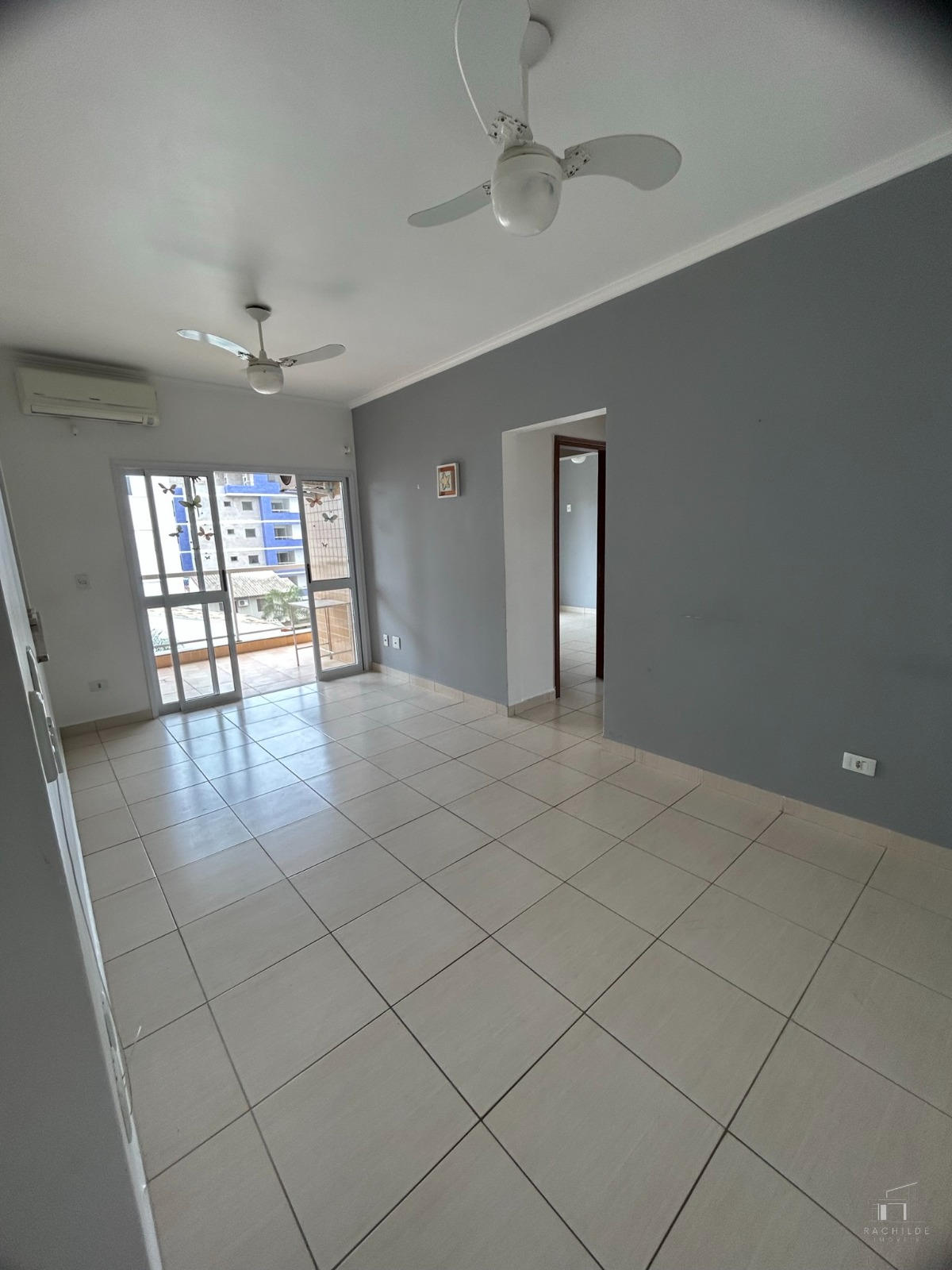 Apartamento à venda com 2 quartos, 62m² - Foto 3