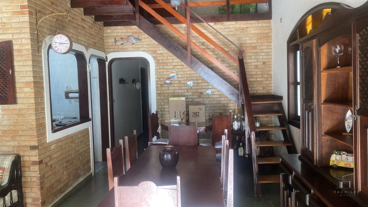 Casa à venda com 5 quartos, 162m² - Foto 1